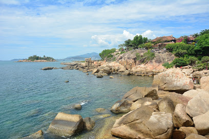 Hòn Chồng Promontory